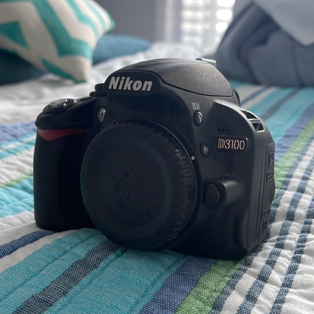Nikon D3100 (body only)